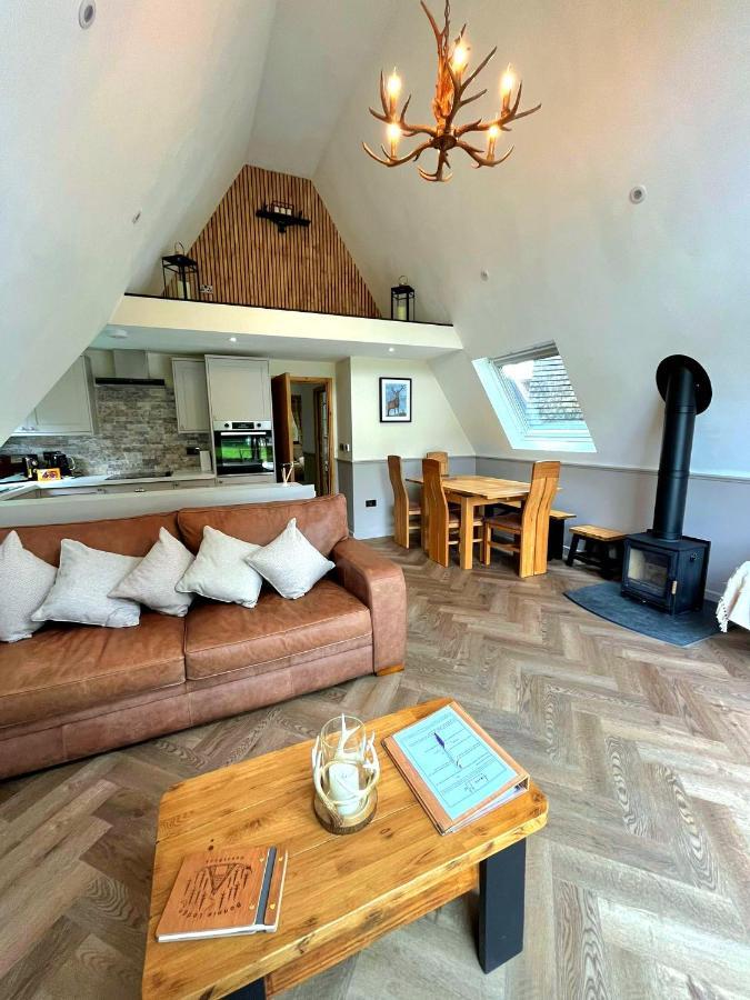 Bonnie Lodge-Lochside Location With Hot Tub Инвъргари Екстериор снимка