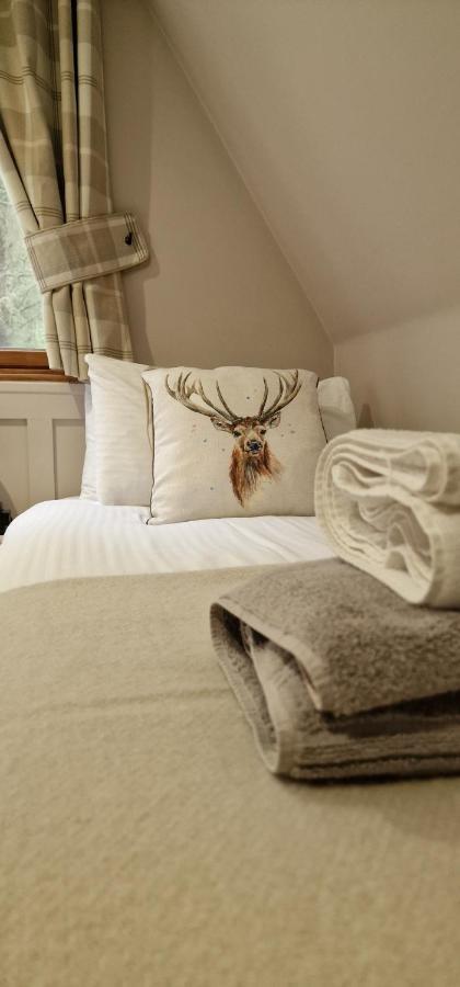 Bonnie Lodge-Lochside Location With Hot Tub Инвъргари Екстериор снимка