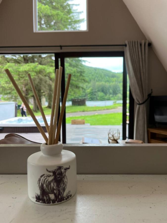 Bonnie Lodge-Lochside Location With Hot Tub Инвъргари Екстериор снимка